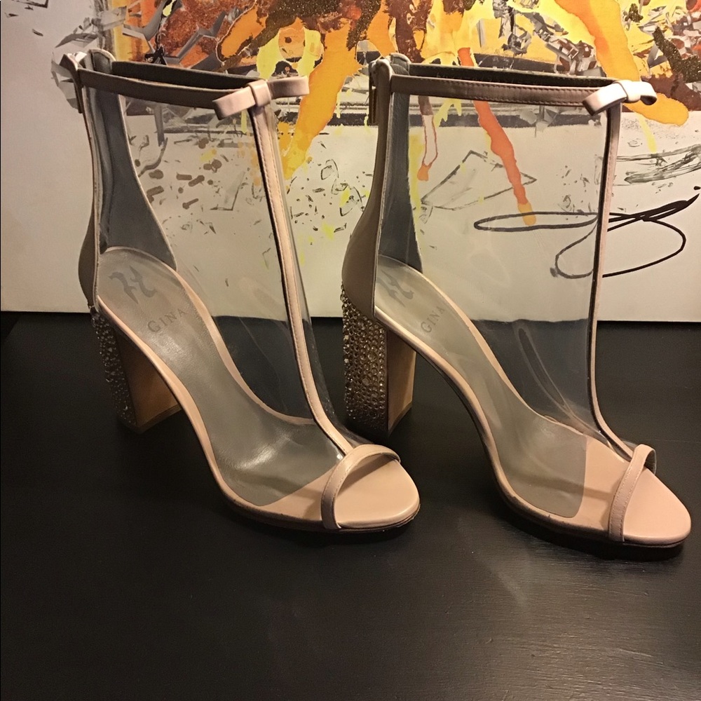 💕Host Pick💕 NWOT Gina Leather/PVC Booties